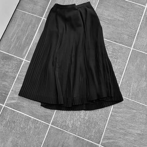 J Crew Navy Blue Pleated Skirt Size 2